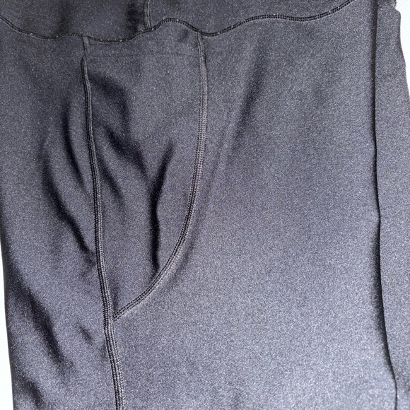 2/$30 Under Armour Jet Black Compression Active Leggings Size XL - Picture 7 of 9